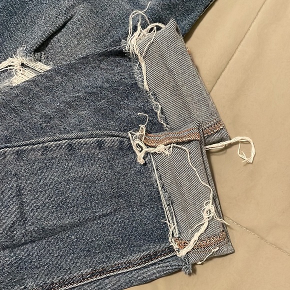 Old Navy distressed Size 4 jeans Button-fly *very nice condition* - Picture 9 of 10